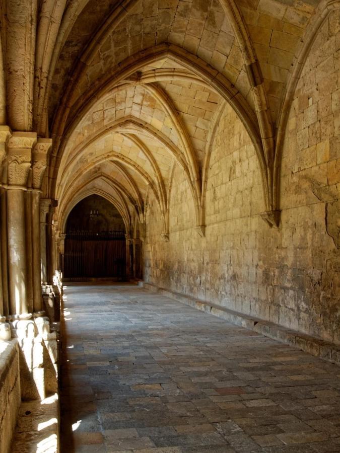 Hostal Patio De La Luna Tarragona Luaran gambar